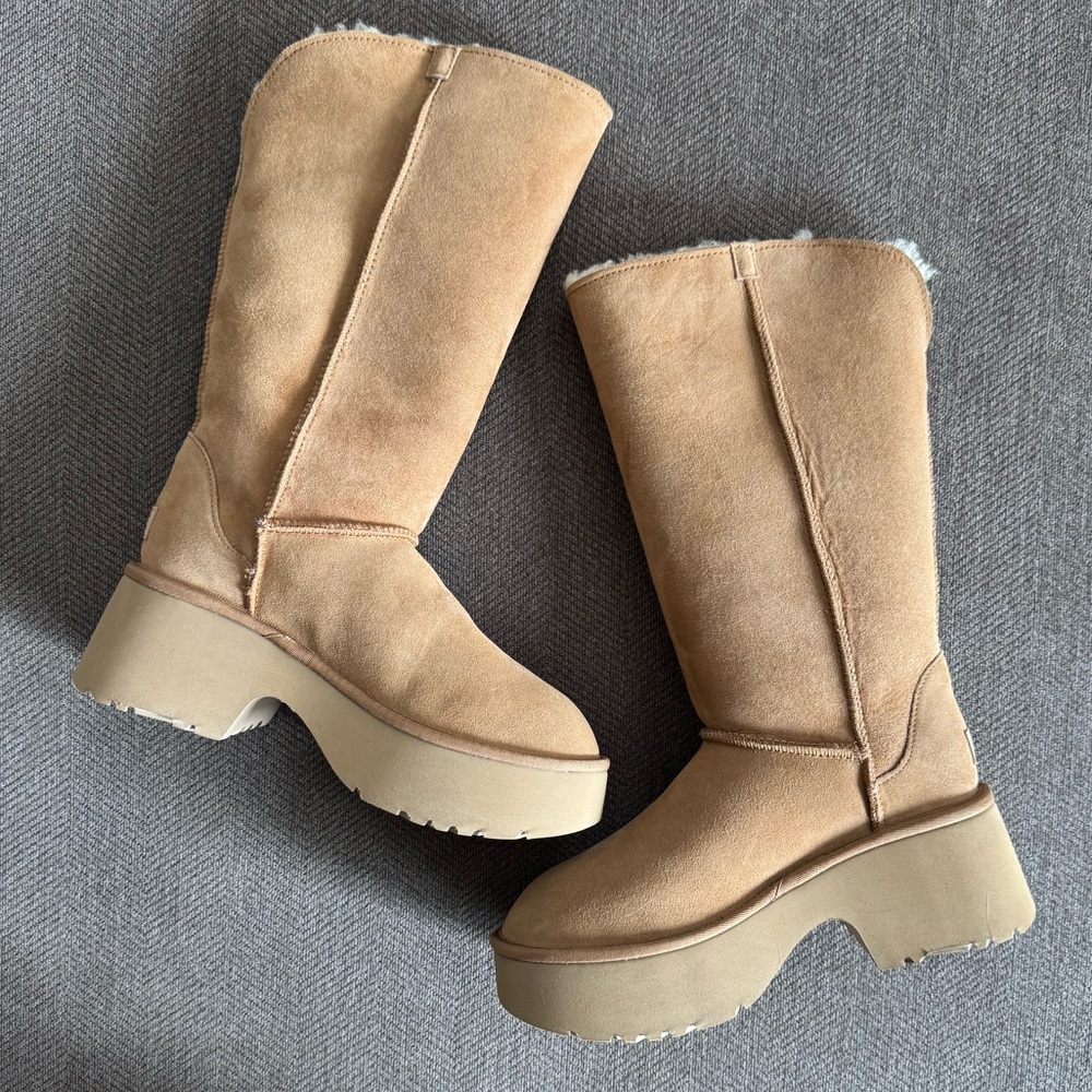 UGG Classic New Heights Cuffable Boots - Picture 7 of 9